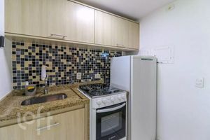 Image 12 - 873513