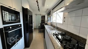Image 7 - 873542
