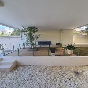 Image 19 - 873547