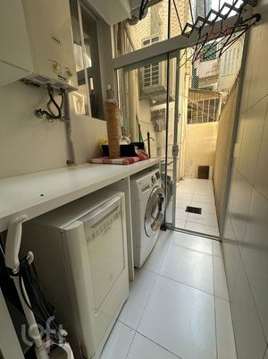 Image 8 - 873555