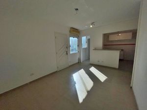 Image 1 - 873556