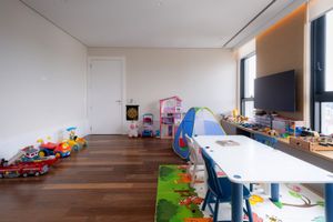 Image 42 - 873566