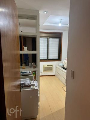 Image 4 - 873572