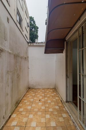 Image 12 - 873573