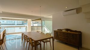 Image 82 - 873577