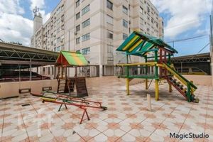 Image 17 - 873582