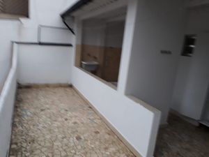 Image 10 - 873585