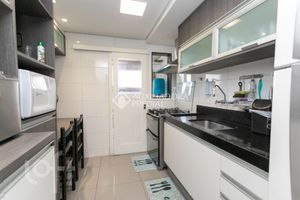 Image 14 - 873586