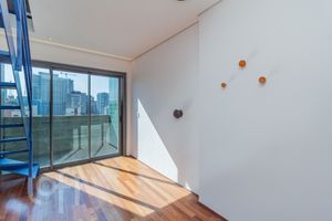 Image 10 - 873606