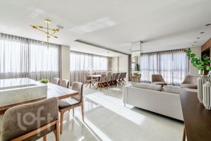 Image 17 - 873607