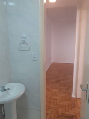 Image 11 - 873635