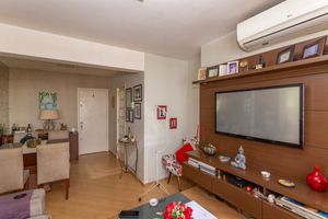Image 6 - 873636