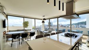 Image 18 - 873648