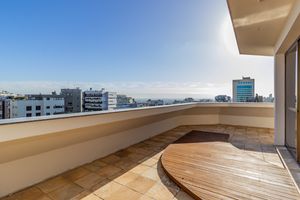 Image 10 - 873649