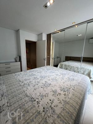 Image 11 - 873660