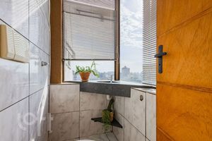 Image 8 - 873667
