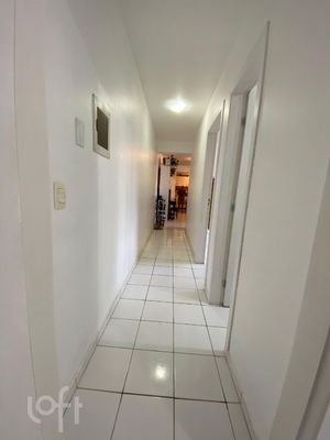 Image 8 - 873675