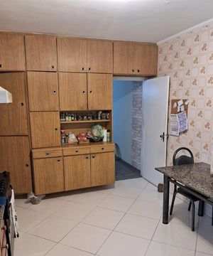 Image 12 - 873692