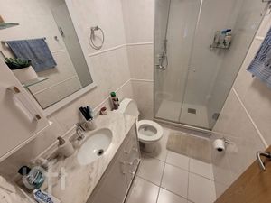 Image 10 - 873706