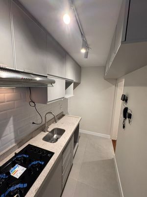 Image 11 - 873710