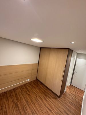 Image 18 - 873710
