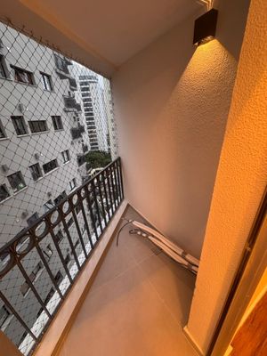 Image 8 - 873710