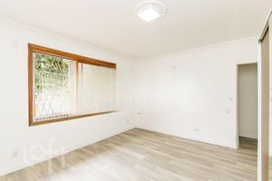 Image 11 - 873722