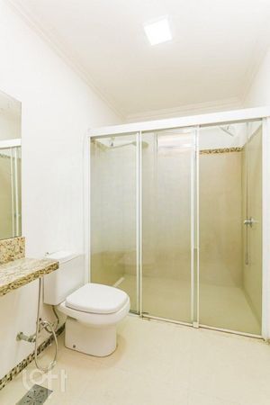 Image 19 - 873722