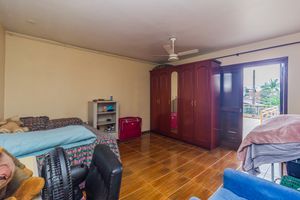 Image 18 - 873744