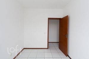 Image 6 - 873745