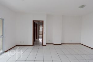 Image 3 - 873745