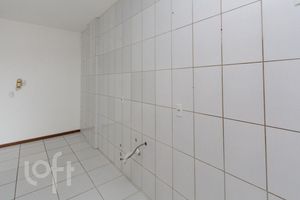 Image 17 - 873745