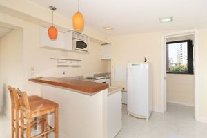 Image 7 - 873747