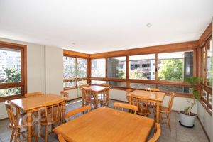 Image 37 - 873747