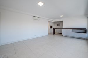 Image 4 - 873782