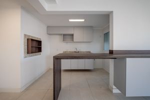 Image 5 - 873782