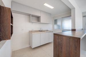 Image 6 - 873782