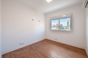 Image 11 - 873782