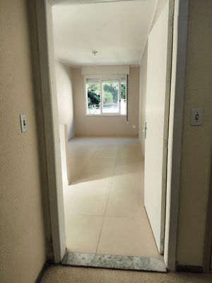 Image 7 - 873792