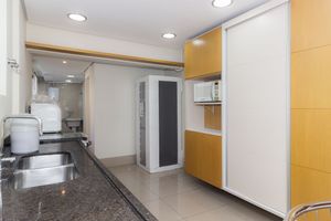 Image 34 - 873803