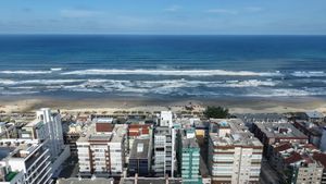 Image 18 - 873804