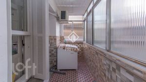Image 10 - 873812
