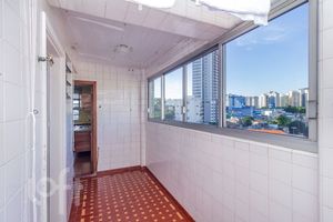 Image 24 - 873818