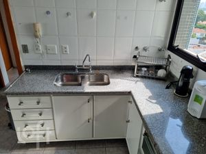 Image 3 - 873882