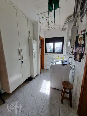 Image 9 - 873882