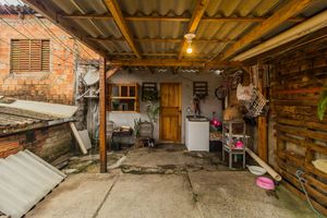Image 10 - 873894