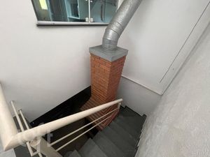 Image 17 - 873931