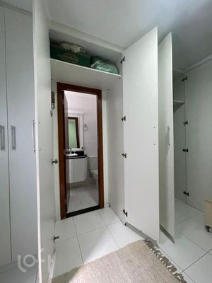 Image 11 - 873931