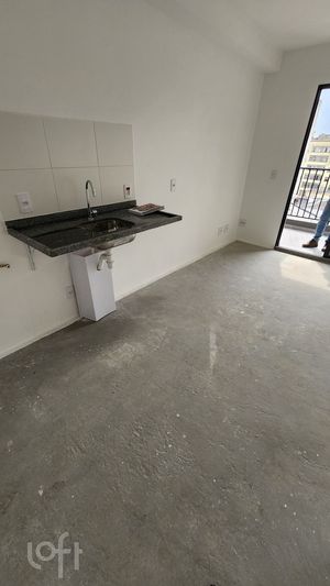 Image 1 - 873935