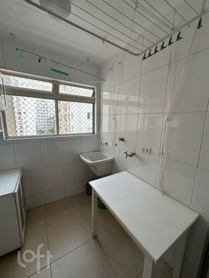 Image 11 - 873946